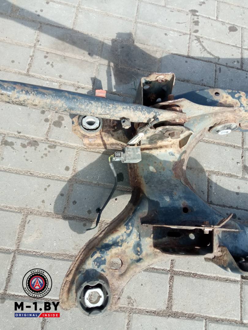 балка подвески задняя Land Rover Freelander 2 поколение (2006 - 2010) - фото №1