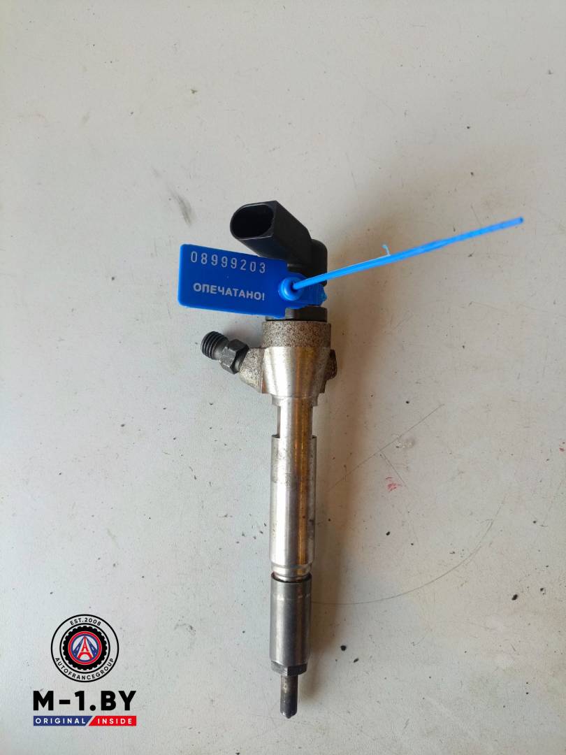 форсунка Renault Scenic 2 поколение (2003 - 2006), 1.5 л., дизель, H8200294788, 8200842205 - фото №1