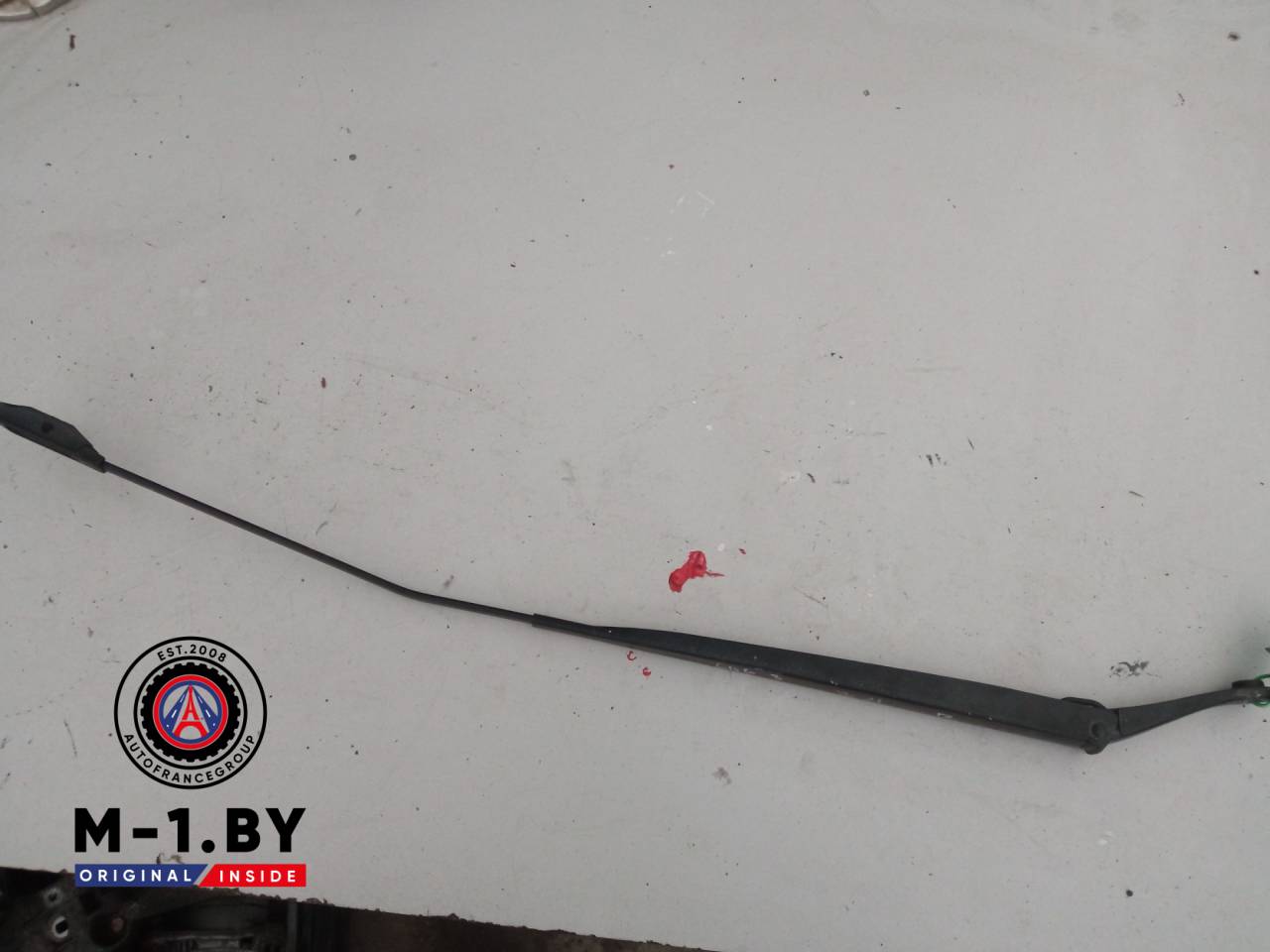 щеткодержатель (поводок стеклоочистителя, дворник) Renault Laguna 3 поколение (2007 - 2012), 288860001N - фото №1