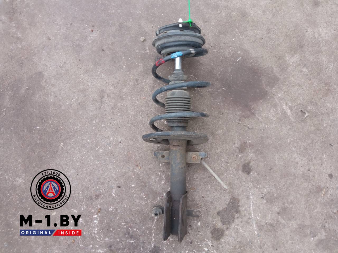 стойка передняя левая Renault Laguna 2 поколение (2001 - 2005) - фото №1