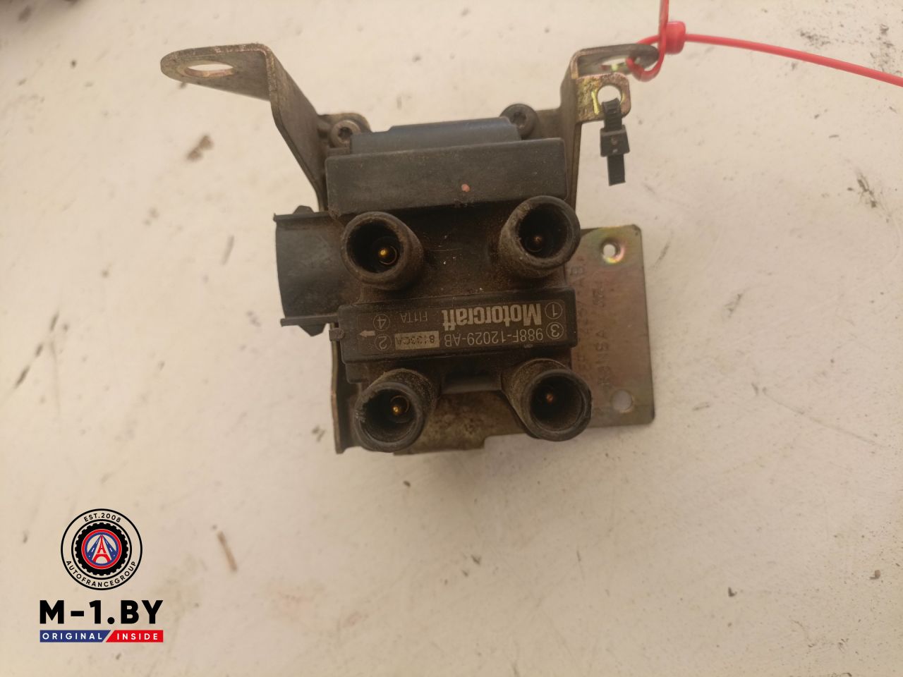 катушка зажигания Ford Focus 1 поколение (1998 - 2001), 2.0 л., бензин, 988F12029 - фото №1