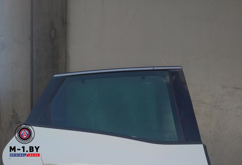 стекло двери задней правой Renault Scenic 4 поколение (2016 - 2020) - фото №1