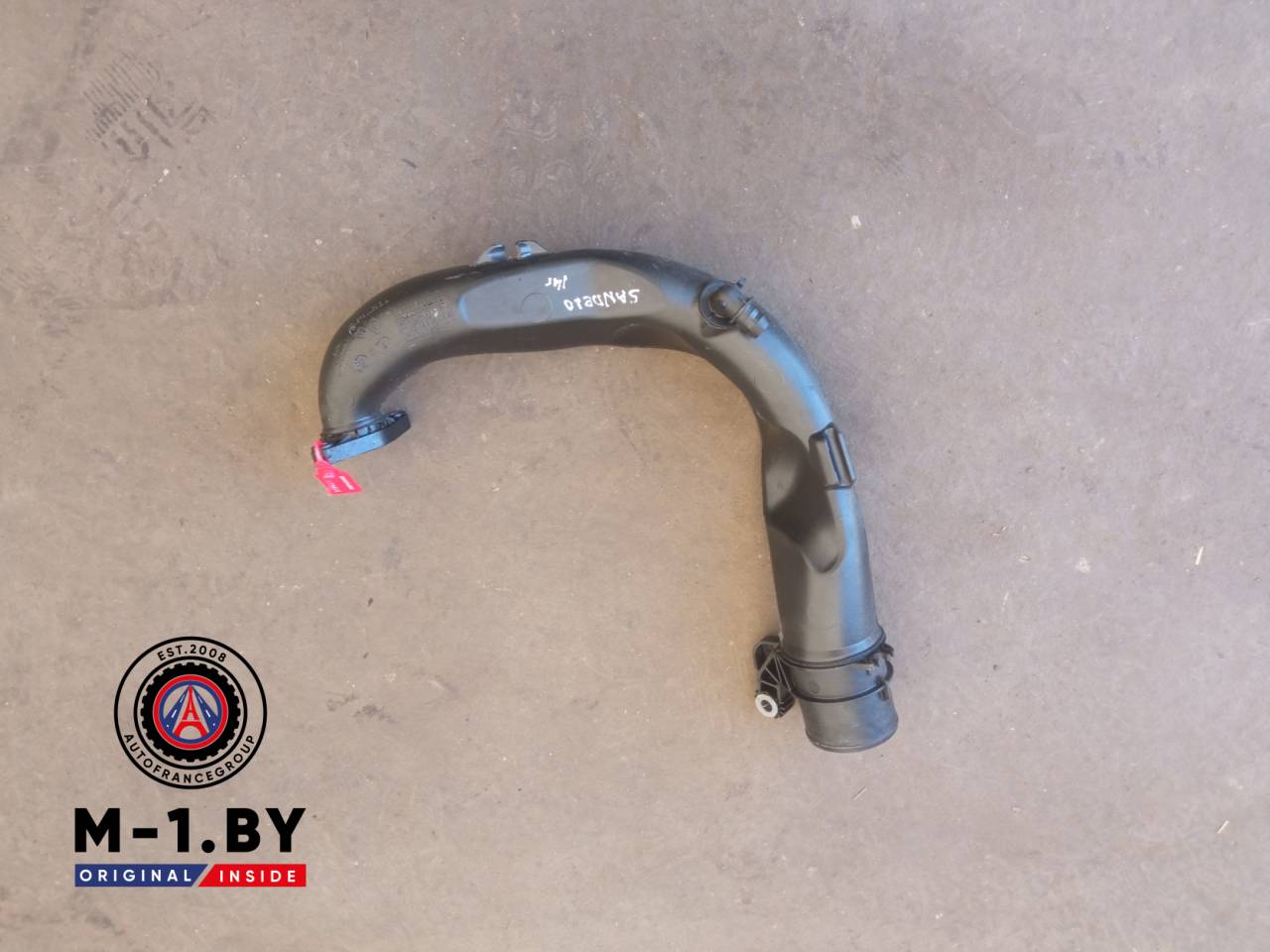 патрубок интеркулера Dacia Sandero 2 поколение (2013 - 2016), 8200645723 - фото №1