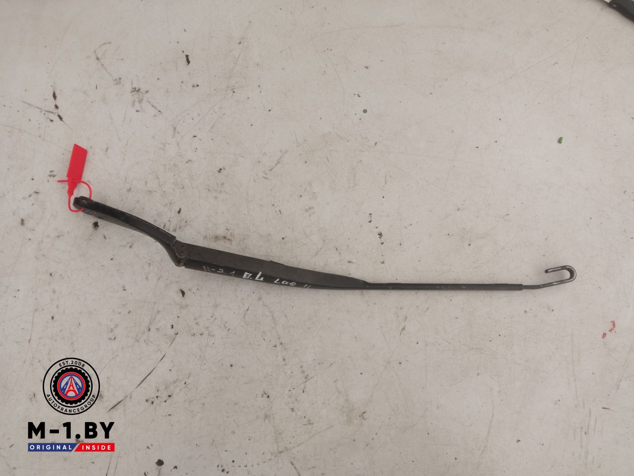 щеткодержатель (поводок стеклоочистителя, дворник) Renault Laguna 2 поколение (2001 - 2005) - фото №1