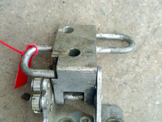 петля двери Volkswagen Golf 5 поколение (2003 - 2009), 1K4833412N