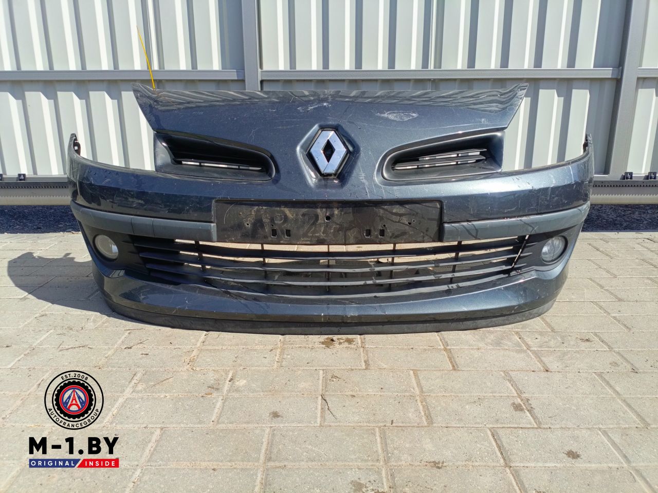 бампер передний Renault Clio 3 поколение (2005 - 2009) - фото №1