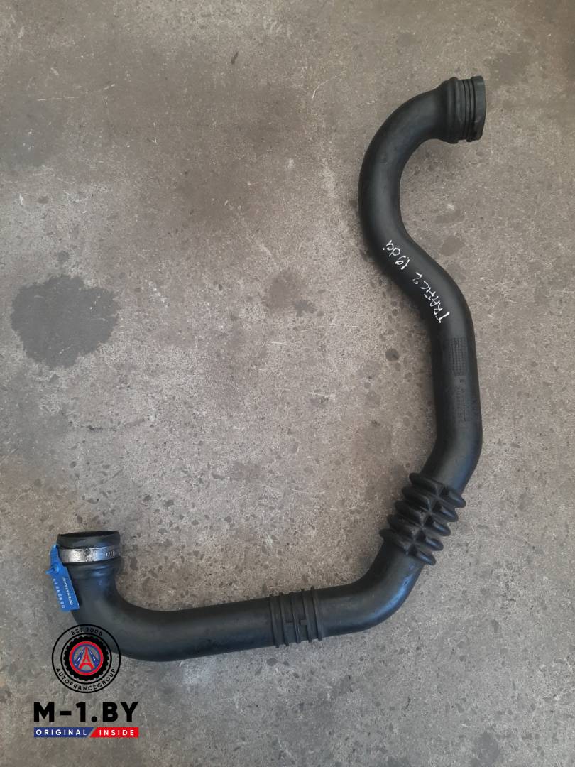 патрубок интеркулера Renault Trafic 2 поколение (2001 - 2006), 1.9 л., дизель, 8200273825, 93851706 - фото №1
