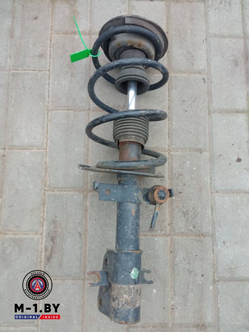 стойка передняя правая Renault Laguna 2 поколение (2001 - 2005) - фото №1