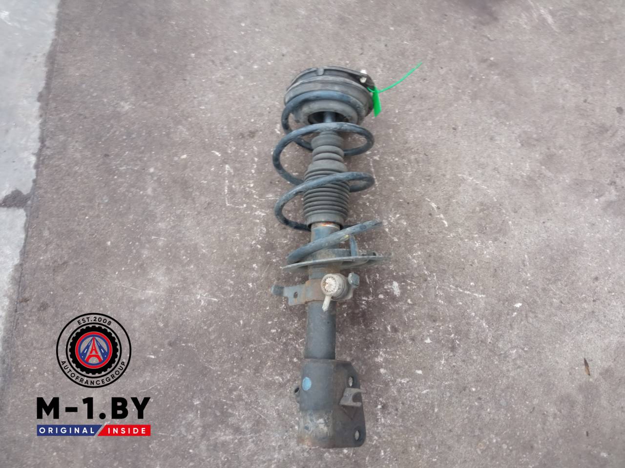 стойка передняя правая Renault Laguna 2 поколение (2001 - 2005) - фото №1