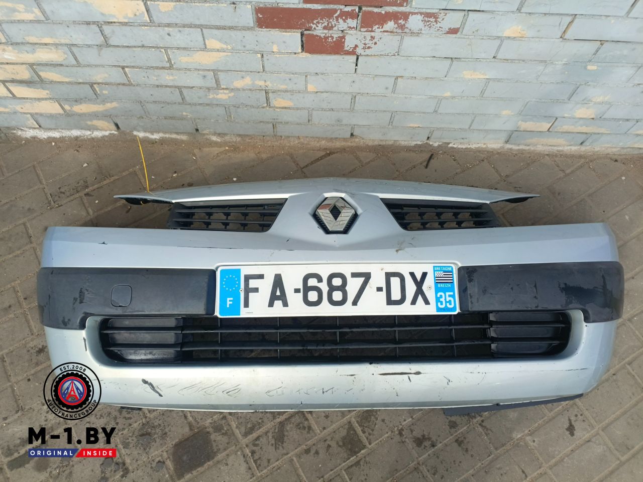 бампер передний Renault Megane 2 поколение (2002 - 2006) - фото №1