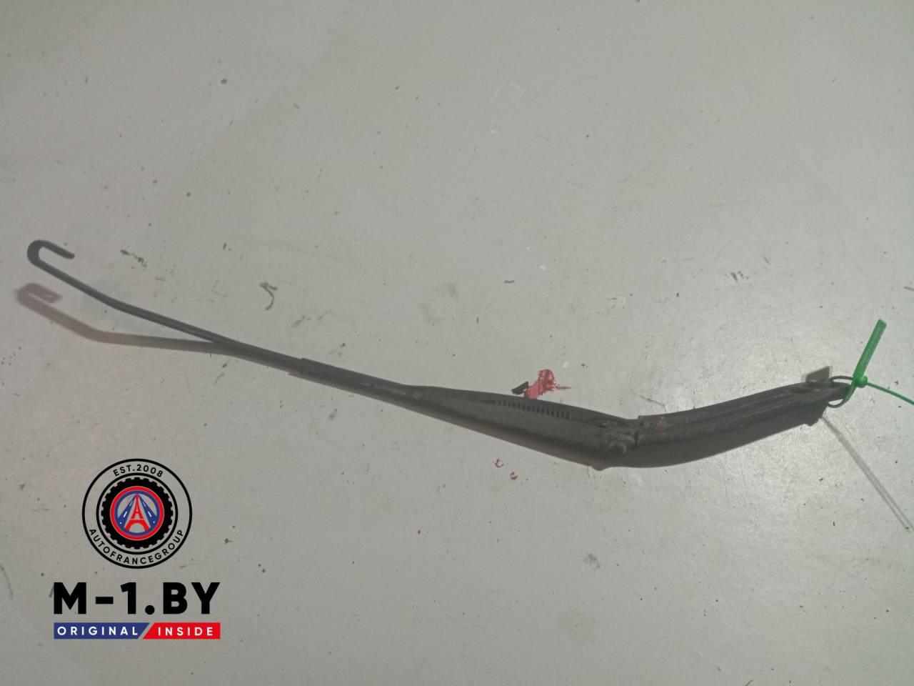 щеткодержатель (поводок стеклоочистителя, дворник) Renault Megane 2 поколение (2002 - 2006), 8200036916-C - фото №1