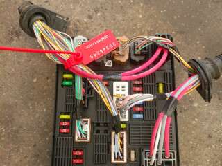 блок предохранителей Renault Scenic 3 поколение (2009 - 2012), 284B62342R