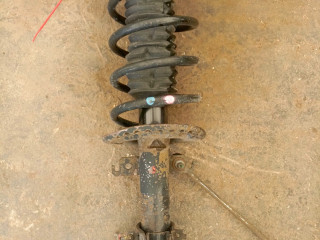 стойка передняя левая Renault Kangoo 2 поколение (2007 - 2013)