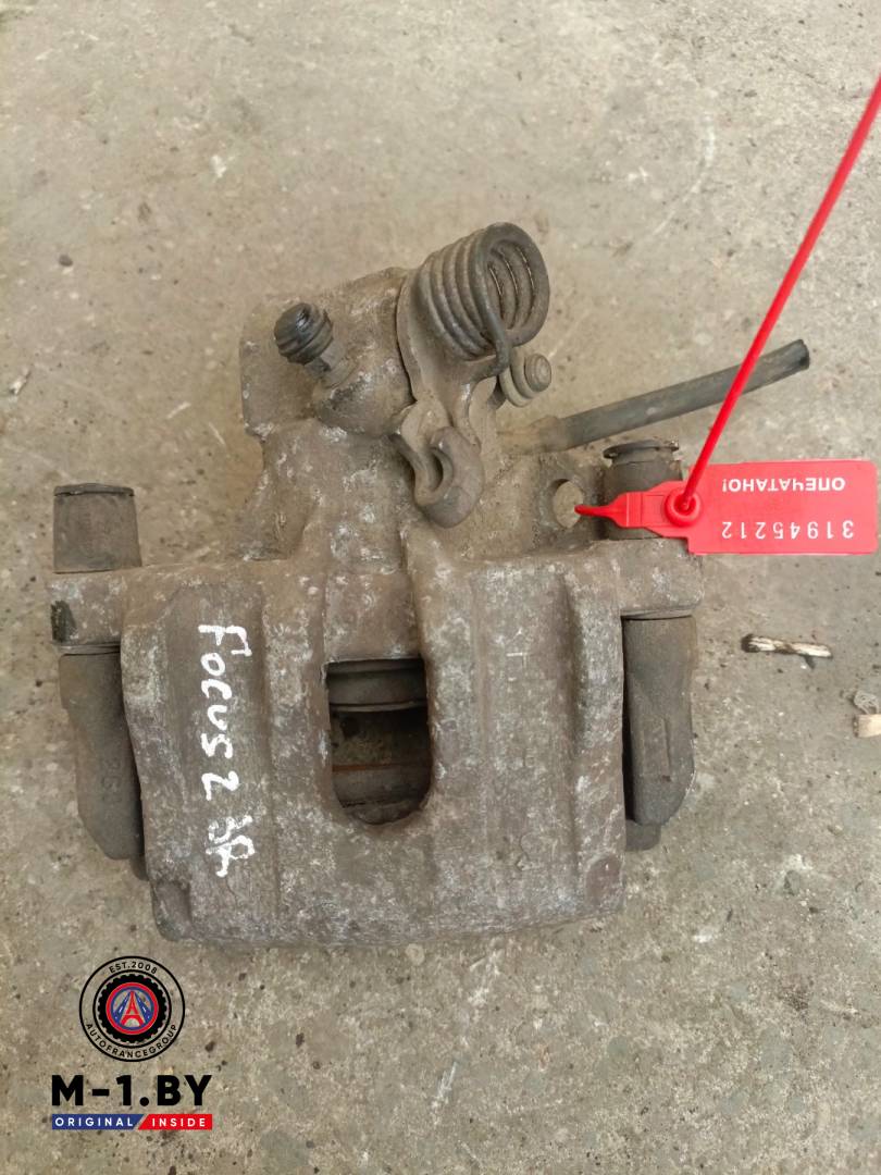 суппорт задний правый Ford Focus 2 поколение (2004 - 2008) - фото №1