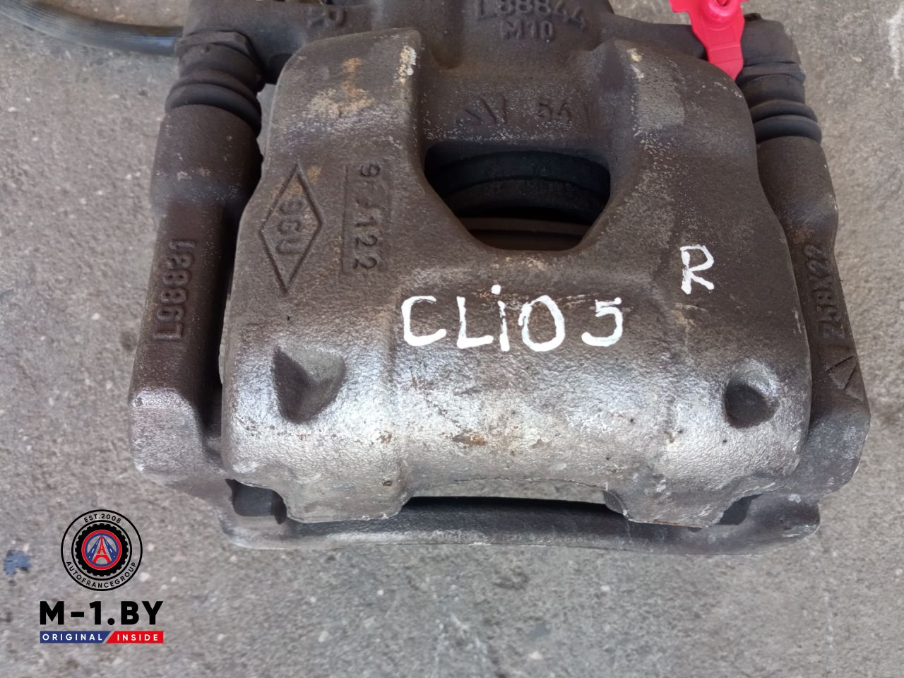 суппорт передний правый Renault Clio 5 поколение (2019 - 2025) - фото №1