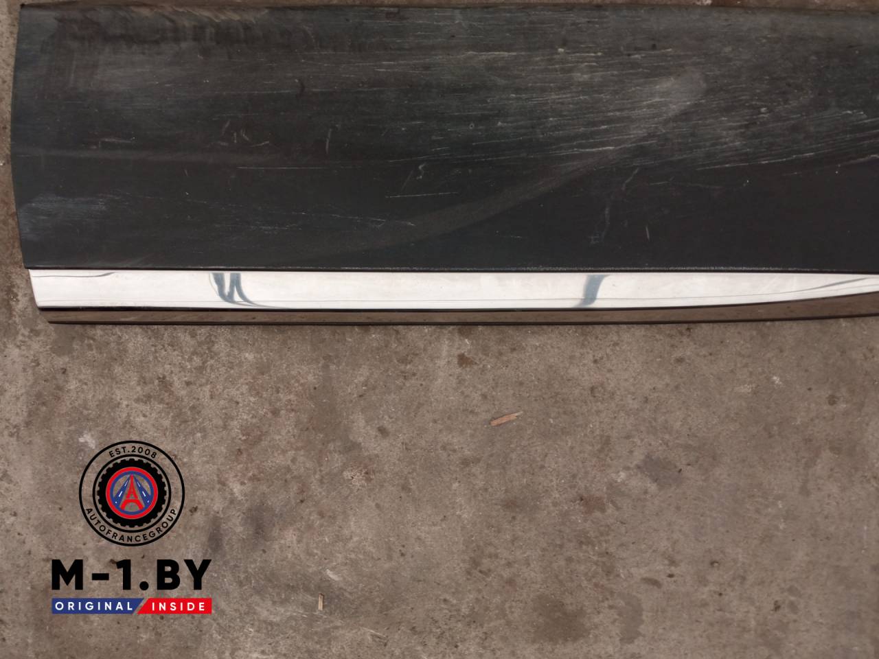 молдинг двери передней левой Peugeot 3008 2 поколение (2017 - 2025), 9811404277 - фото №1