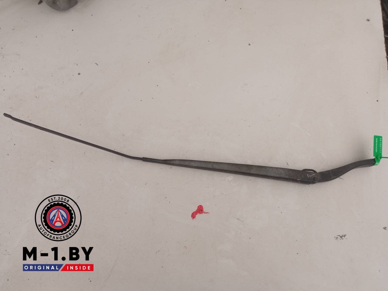 щеткодержатель (поводок стеклоочистителя, дворник) Renault Megane 3 поколение (2008 - 2014), 288860005R - фото №1