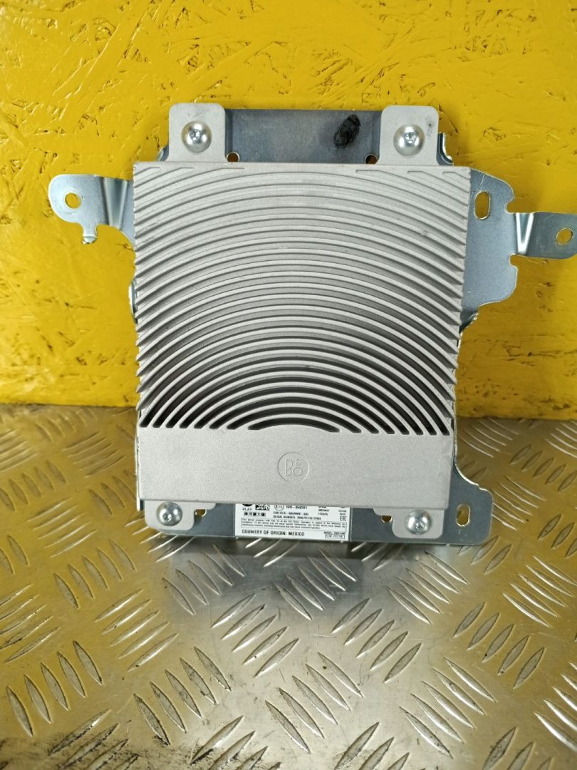 усилитель музыкальный Ford Escape 4 поколение CX482 2021, 1.5 л., бензин, АКПП, передний привод, LJ6T18T806AG - фото №1