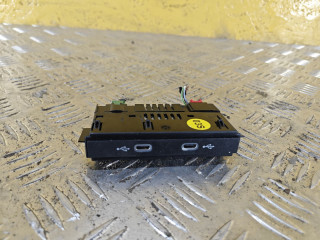 разъем AUX / USB Volkswagen Tiguan 2 поколение [рестайлинг] 2021, 2.0 л., бензин, АКПП, передний привод, 5NA.035.736