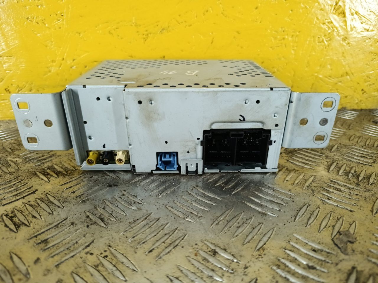 блок радио Ford Escape 4 поколение CX482 2021, 1.5 л., бензин, АКПП, передний привод, M1PT-18K810-DA - фото №1