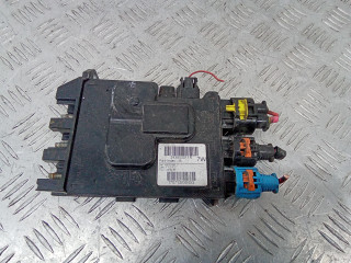 блок предохранителей Renault Megane 3 поколение 2012, 1.9 л., дизель, МКПП, 243800011R