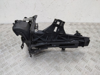 крепление фары левой BMW 7 серия F01/F02 2011, 7184159