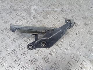 петля капота левая Ford Mustang 6 поколение S550 2015, 5.0 л., бензин, GR3B16801AD
