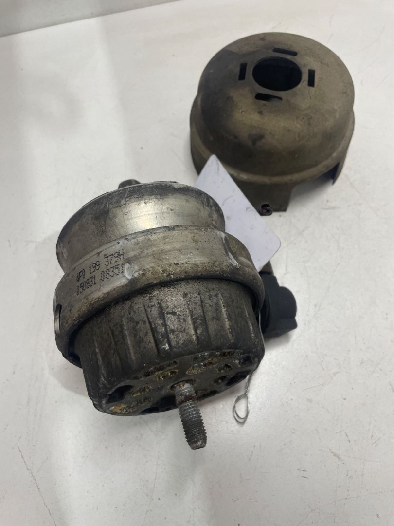 подушка крепления двигателя Audi A6 4F/C6 2007, 2.7 л., дизель, 4F0199379H - фото №1