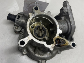 насос вакуумный Volkswagen Passat B6 2010, 2.0 л., бензин, 06J145100C, 0215121019312003, 06J145100G, 06J145100P, 06J145100A, 06J145100B