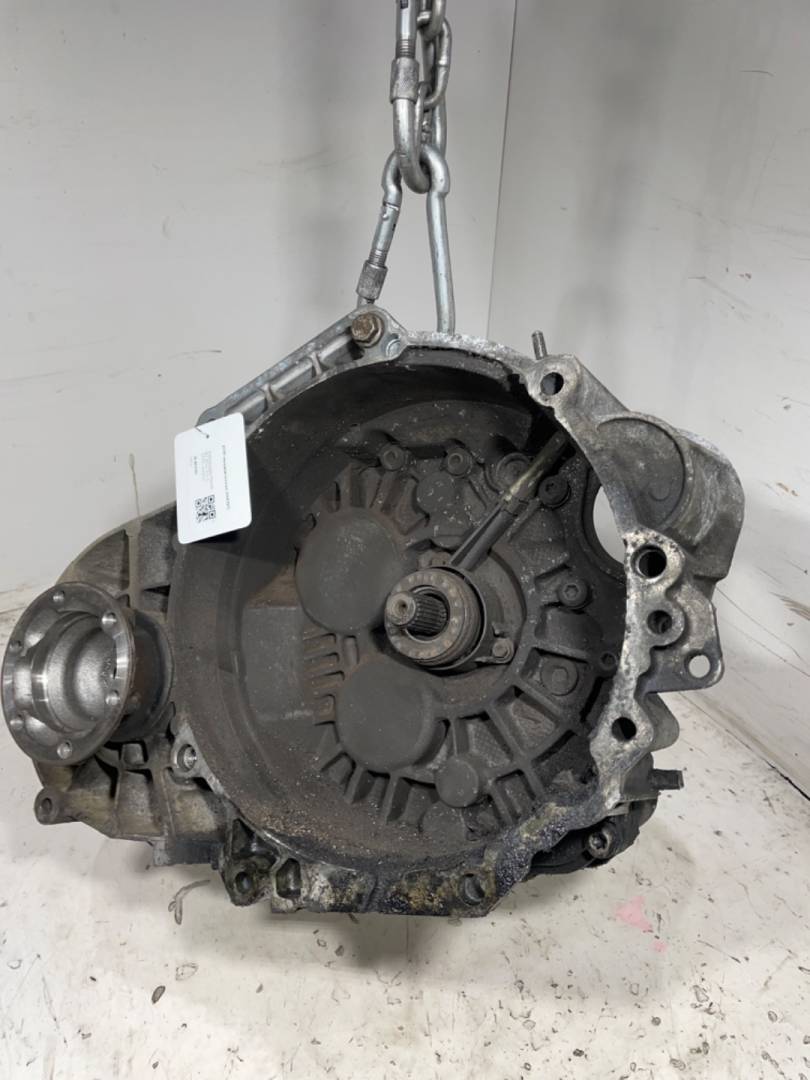КПП механическая (МКПП) Volkswagen Passat B7 2011, 2.0 л., дизель, NFU - фото №1