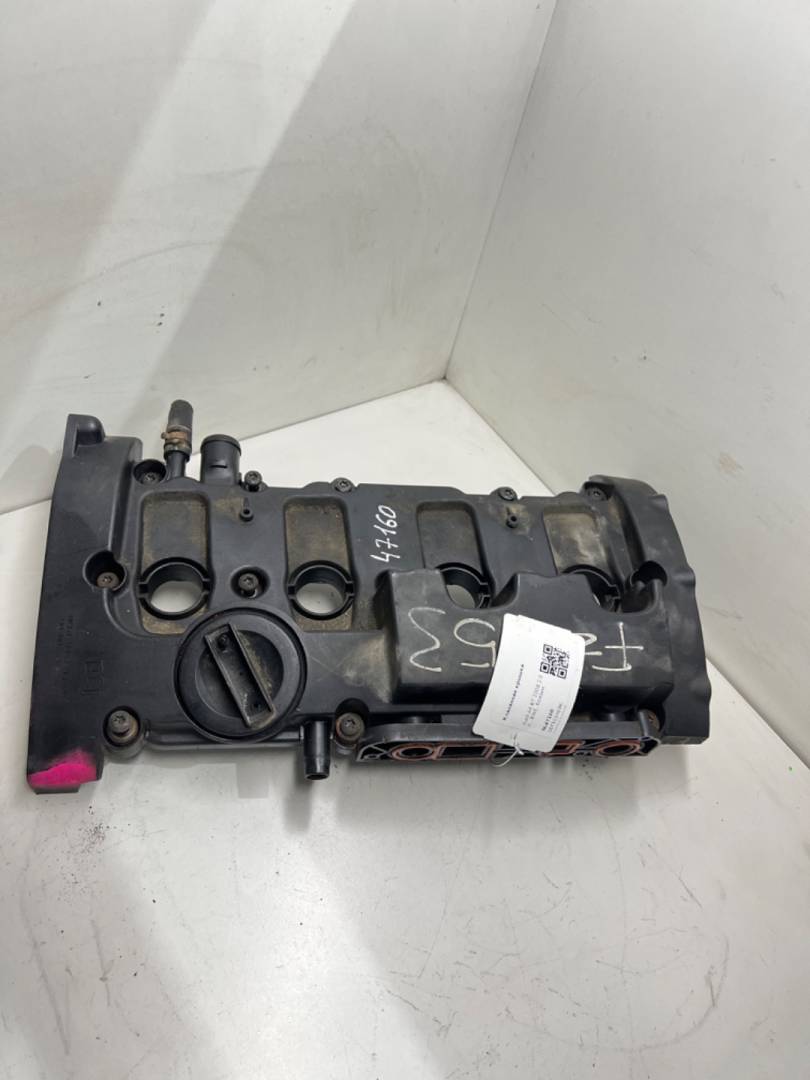 клапанная крышка Audi A4 B7 2008, 2.0 л., бензин, 06F103469K, 06F103469F, 06F103469G - фото №1