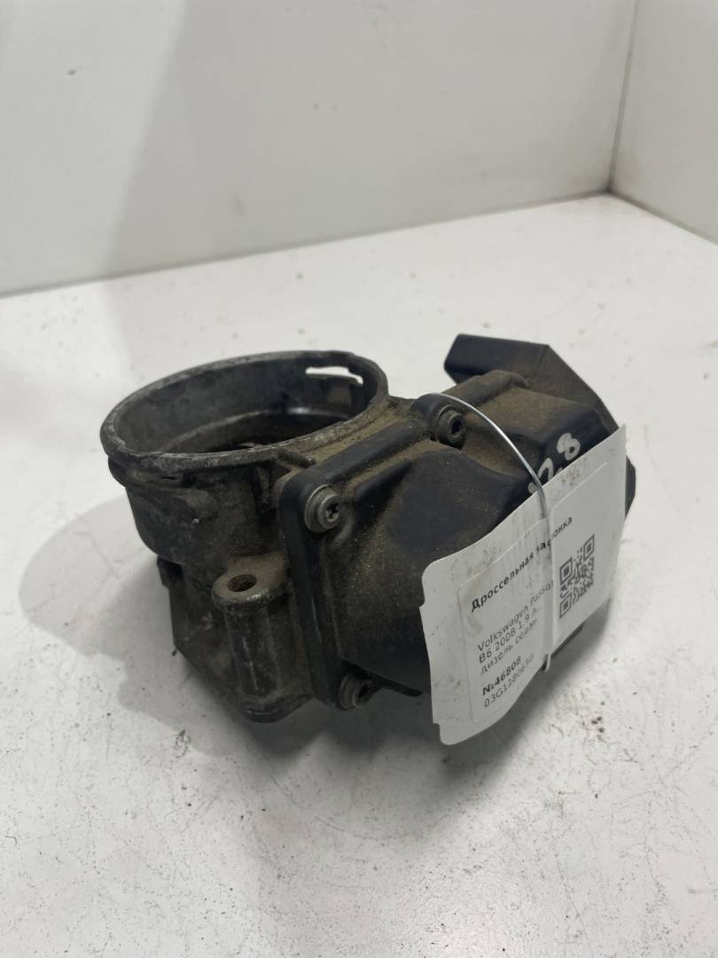 заслонка дроссельная Volkswagen Passat B6 2008, 1.9 л., дизель, седан, 03G128063G - фото №1