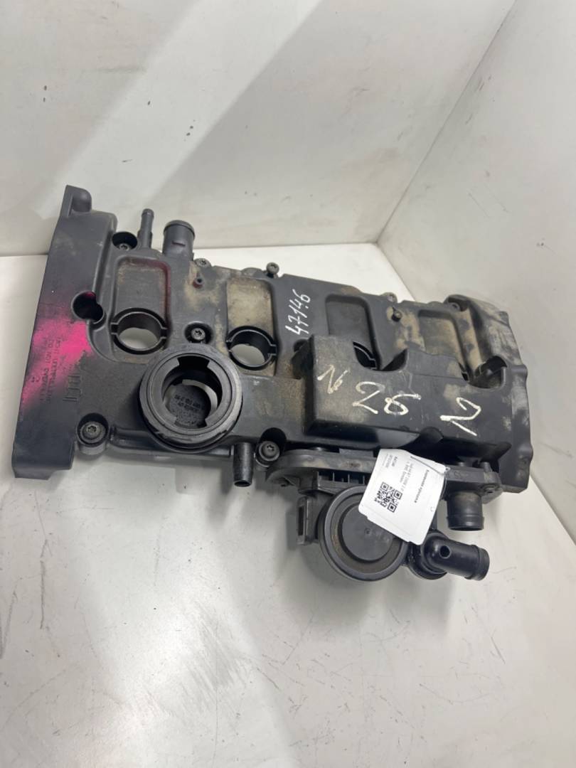 клапанная крышка Audi A4 B7 2008, 2.0 л., бензин, 06F103469K, 06F103469F, 06F103469G - фото №1