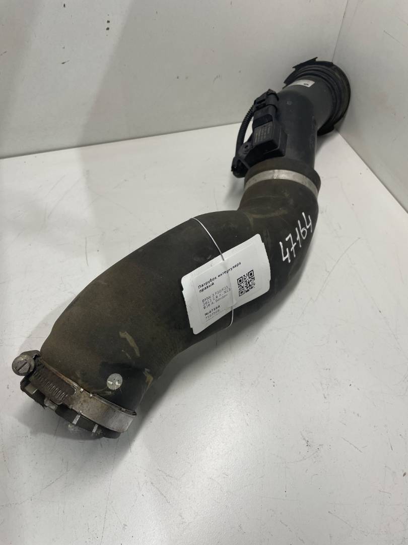 патрубок интеркулера BMW 3 серия F30/F31/F34 2013, 1.6 л., бензин, 7597588, CZ15476810, 759758804, 0261230252, V75999068001 - фото №1