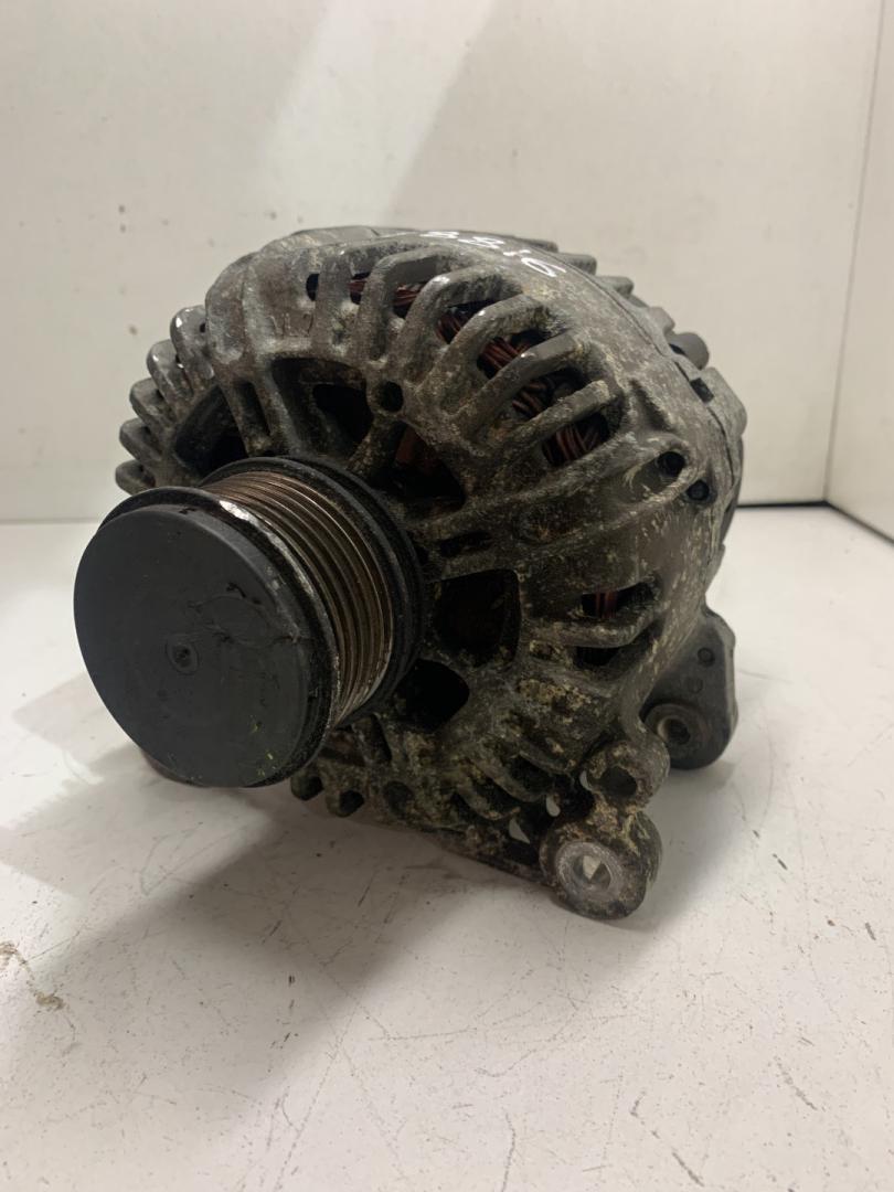 генератор Volkswagen Passat B6 2005, 2.0 л., дизель, 06F903023C - фото №1
