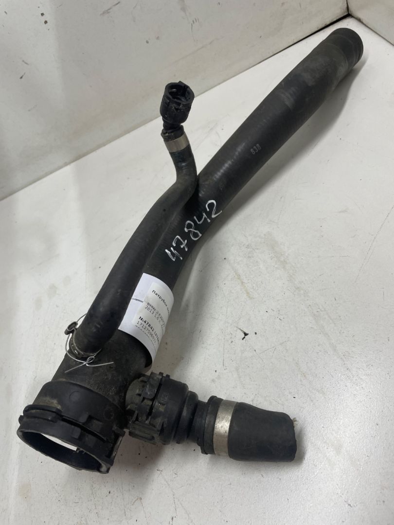 патрубок радиатора BMW 3 серия F30/F31/F34 2013, 1.6 л., бензин, 17127596832, 7596831, 7619432, 7584820, 8377702 - фото №1