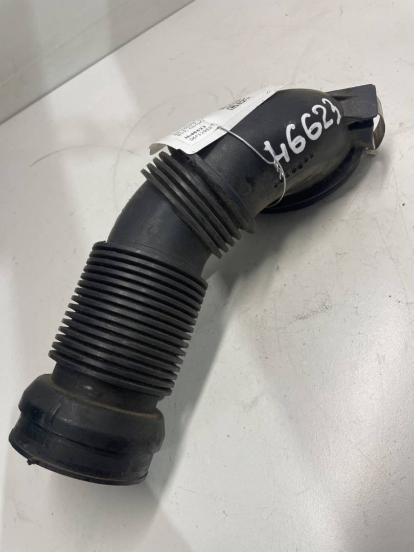 патрубок воздушного фильтра Volkswagen Passat B6 2007, 2.0 л., бензин, 06F129627G - фото №1