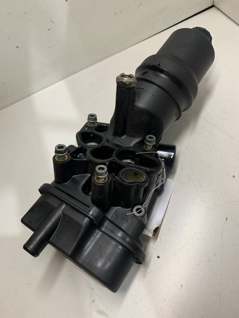 корпус масляного фильтра Volkswagen Passat B6 2007, 2.0 л., бензин, 06D115397J, 06D115397D, 06D115397G, 06D115397J - фото №1