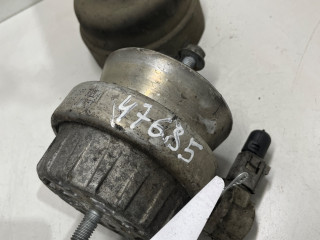 подушка крепления двигателя Audi A6 4F/C6 2007, 2.7 л., дизель, 4F0199382D