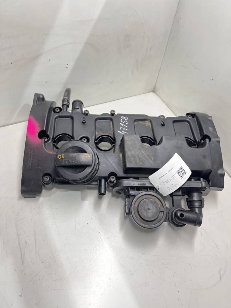 клапанная крышка Audi A4 B7 2008, 2.0 л., бензин, 06F103469K, 06F103469F, 06F103469G - фото №1
