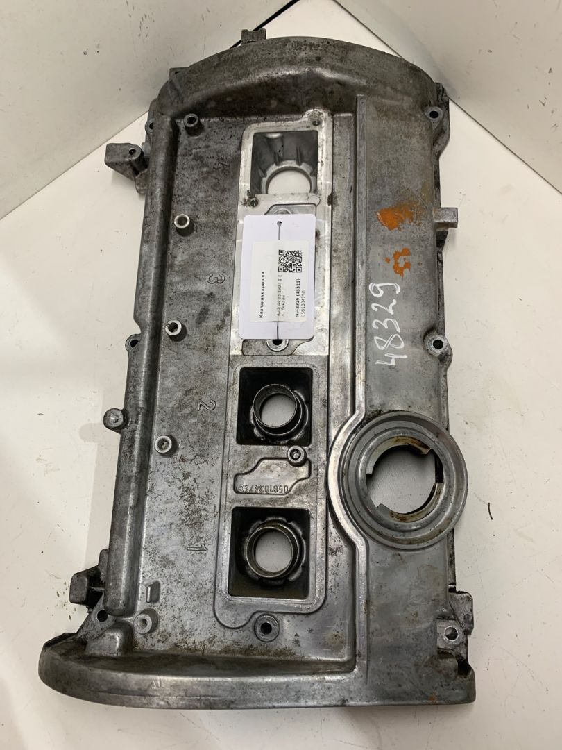 клапанная крышка Audi A4 B5 1997, 1.8 л., бензин, 058103475G - фото №1