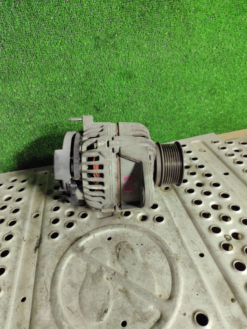 генератор Volvo FH 3 поколение 2012, 12.8 л., D13C500, дизель, АКПП, 21429787 - фото №1