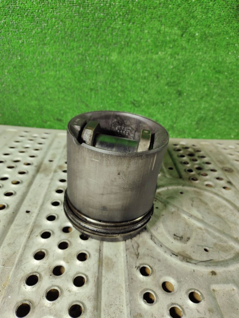 поршень Scania P 2 поколение 1995, 1378551 - фото №1