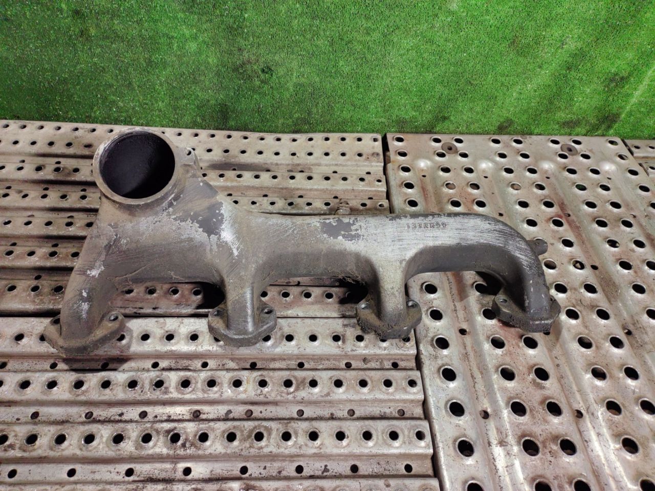 коллектор впускной Scania P 2 поколение 1995, 1372899 - фото №1