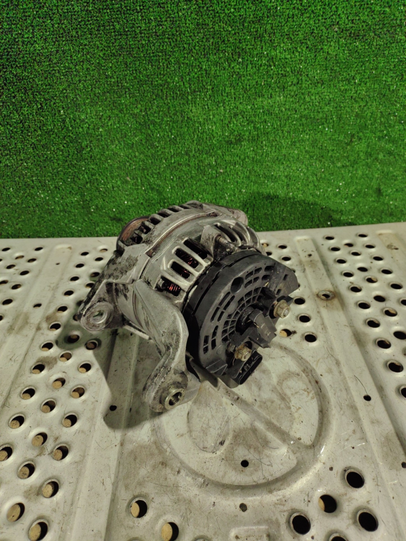 генератор Volvo FH 2 поколение 2004, 12.1 л., D12D420, дизель, МКПП, 20409228 - фото №1