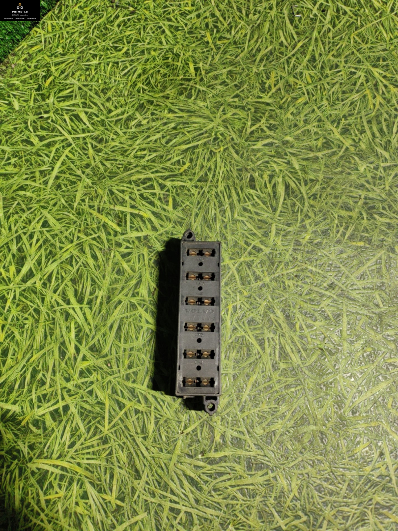 блок предохранителей Volvo FH 1999, 12.1 л., D12C380, дизель, МКПП, 1079095 - фото №1