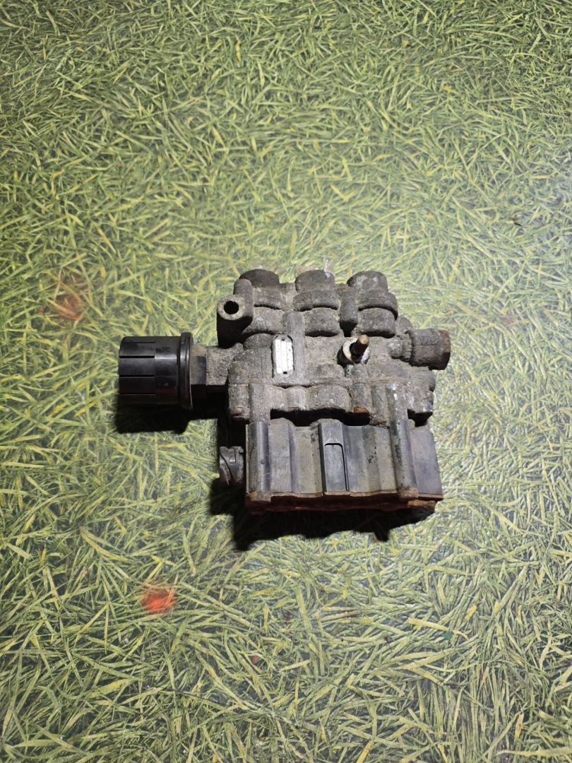 кран управления пневмоподвеской Scania 4-Series 2003, 10.6 л., DC 11.04, дизель, МКПП, 1383955, 4729000610 - фото №1