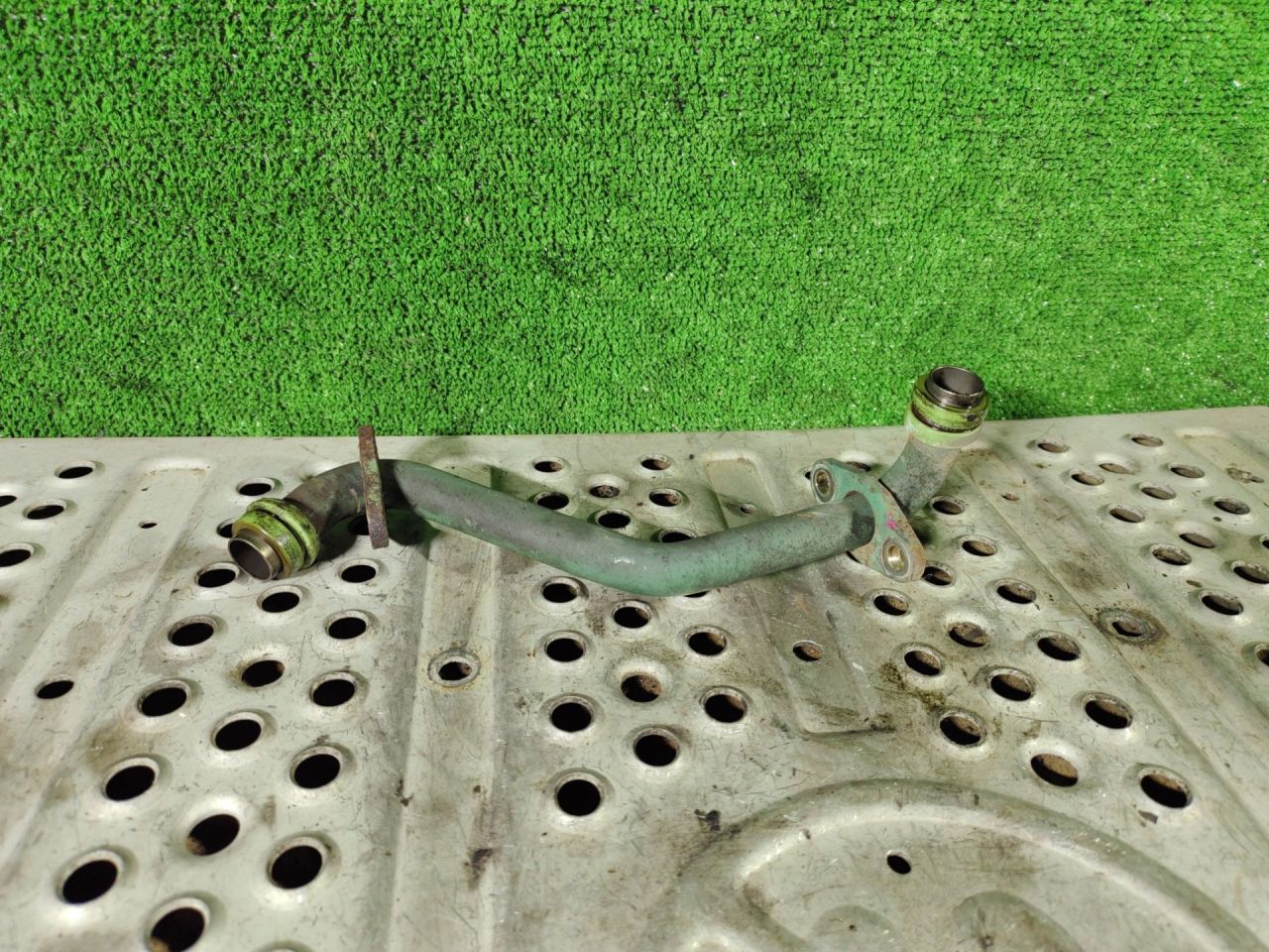 масляная трубка Volvo FH 3 поколение 2012, 12.8 л., D13C500, дизель, АКПП, 21599163 - фото №1