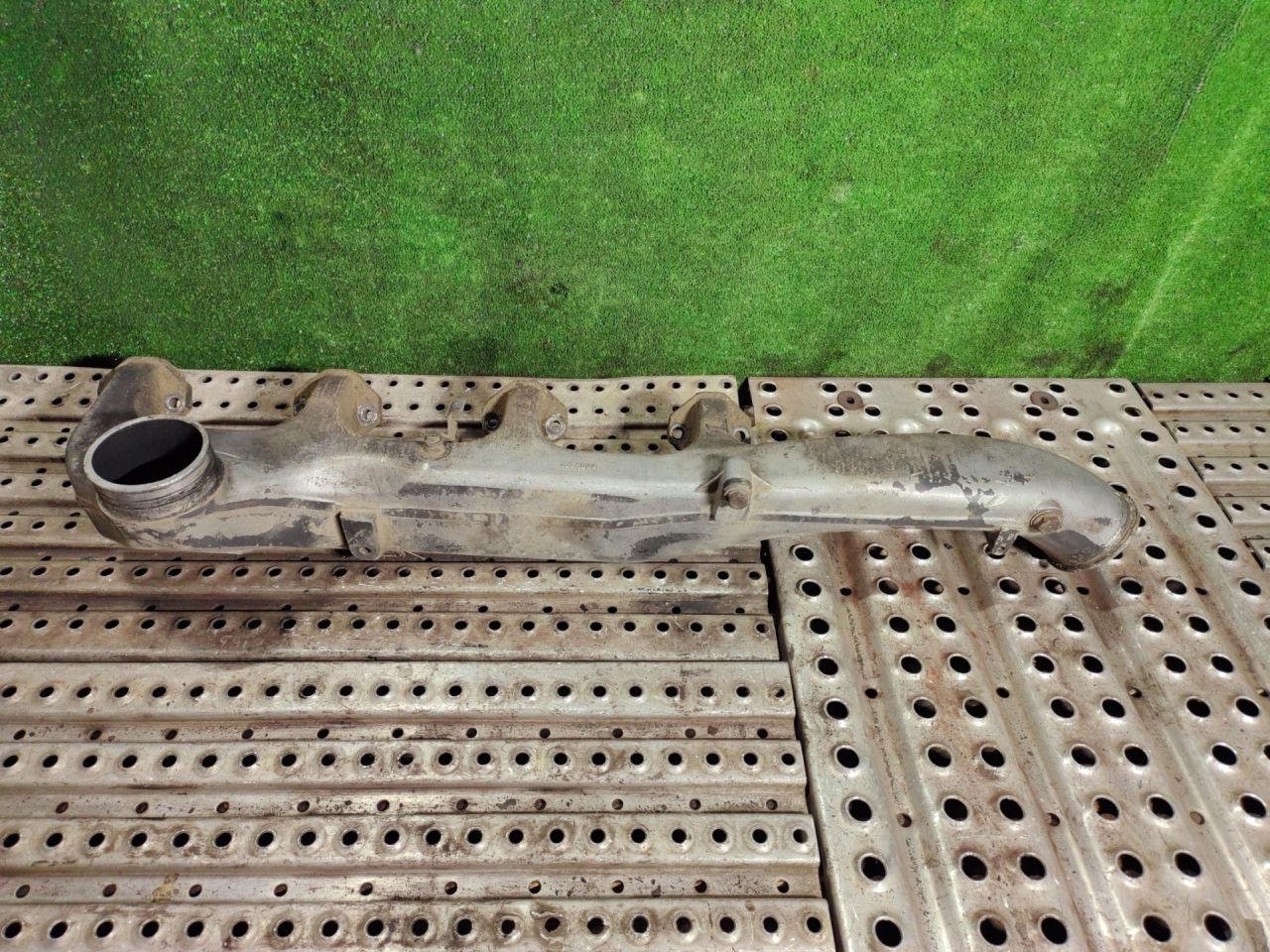 коллектор впускной Scania P 2 поколение 1995, 1375044 - фото №1