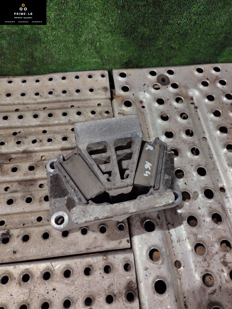 подушка крепления двигателя Mercedes-Benz Actros 3 поколение (MP3) 2010, 11.9 л., OM 541.976, дизель, АКПП, 9412417113 - фото №1